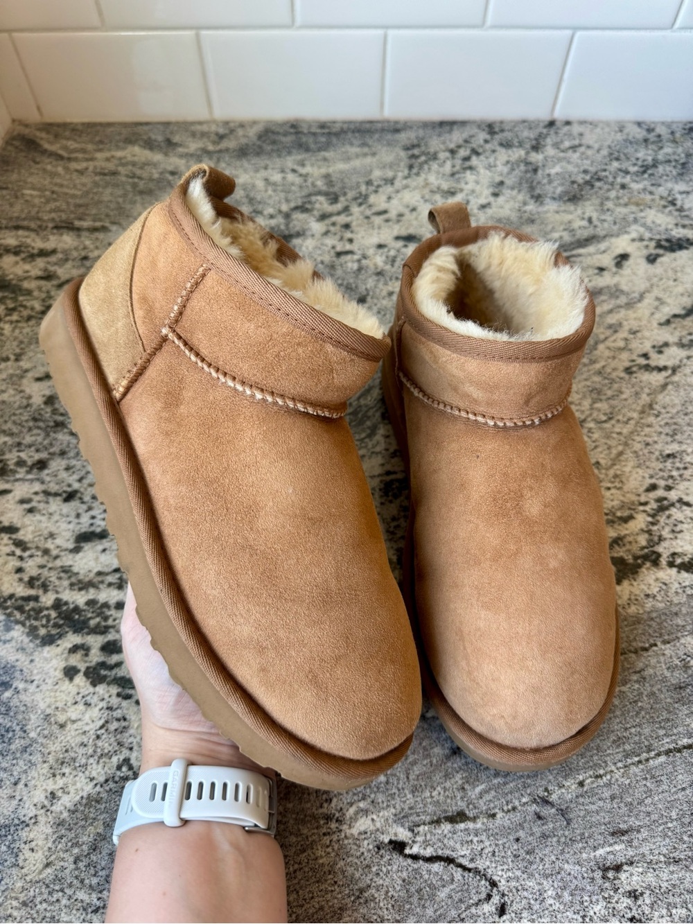 UGG Classic Ultra Mini Boots in Chestnut. Women’s size 9. VGUC!